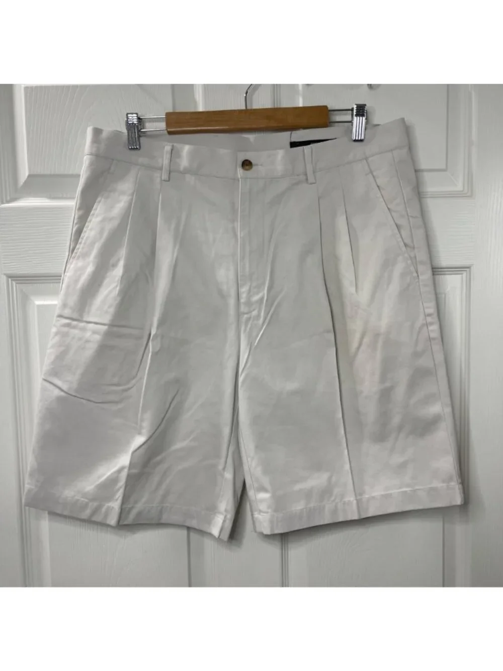 Vintage Greg Norman Pleated Chino Shorts Men's Size 36 Khaki Beige 100% Cotton‎